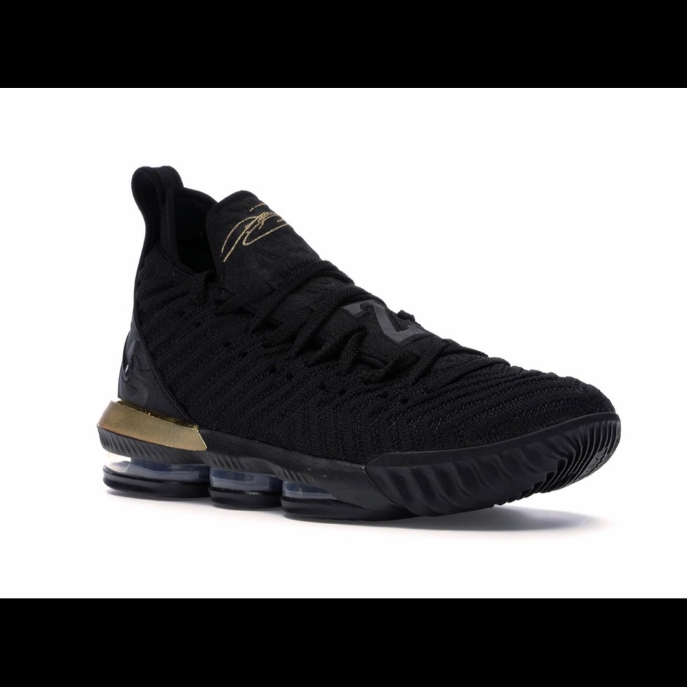 LeBron 16 I’m King